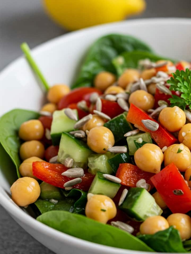 Gut-Boosting Chickpea And Spinach Salad In 7 Easy Steps