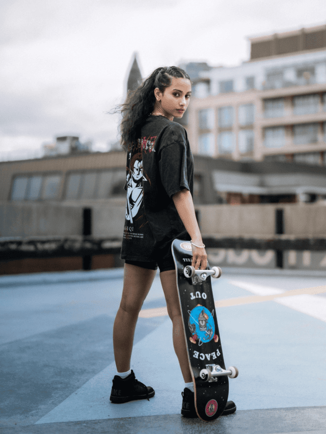 Chic & Comfy: Best Women’s T-Shirts to Rock This Season