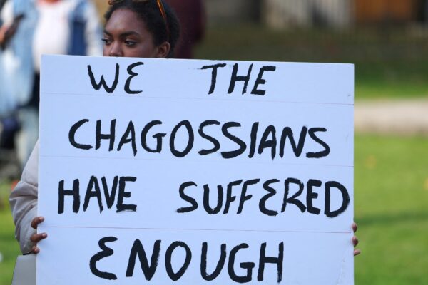 UK court temporarily blocks deal to hand Chagos Islands to Mauritius | Courts News