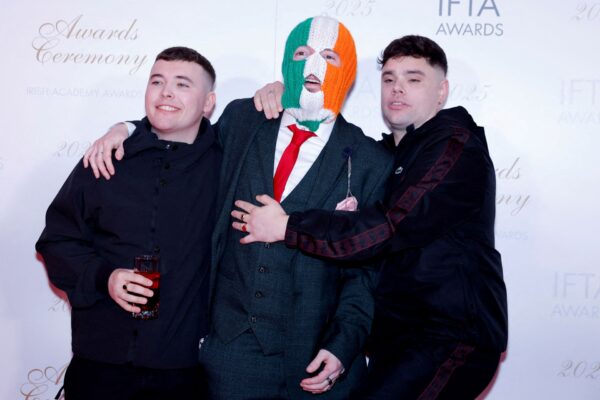 Member of Irish rap band Kneecap charged with ‘terrorism’ offence | Hezbollah News