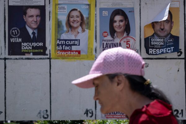 Romania votes in crucial presidential election rerun | Elections News