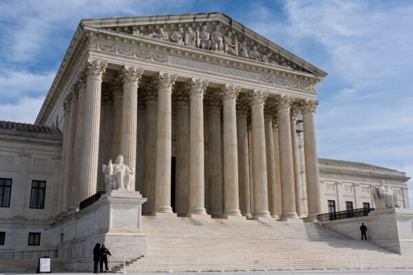 US top court allows Trump admin to revoke protected status for Venezuelans | Migration News