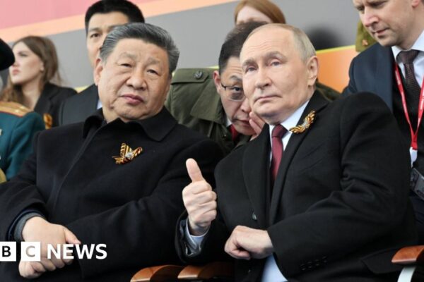 Xi shows he wants to be close to Putin