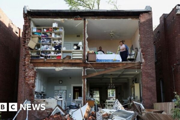Five dead after tornado tears through St Louis