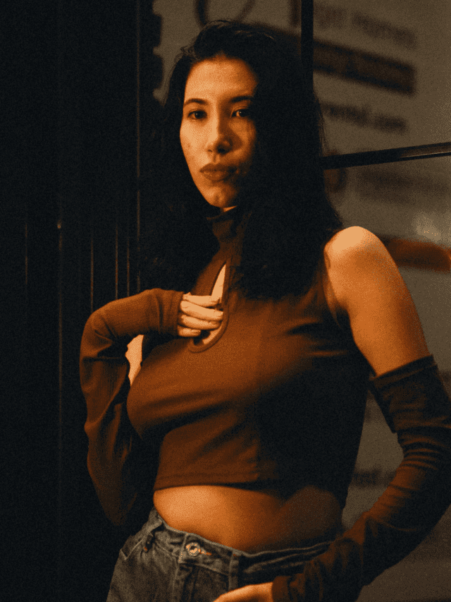 Trendy Tops Every Woman Needs in Her Wardrobe