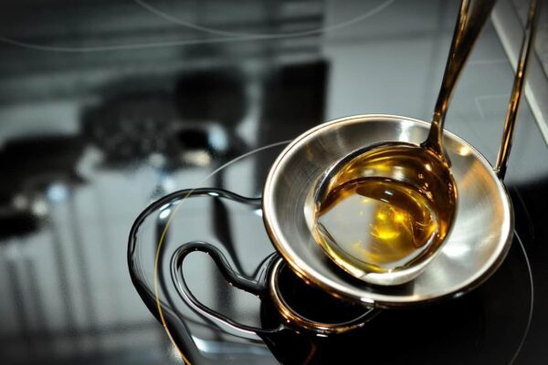 Government reduces import duty on edible oils to ease prices, support domestic refining