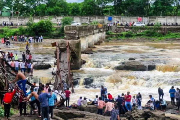 Pune Indrayani River Bridge Collapse: Causes, Impact, and Response Indrayani River