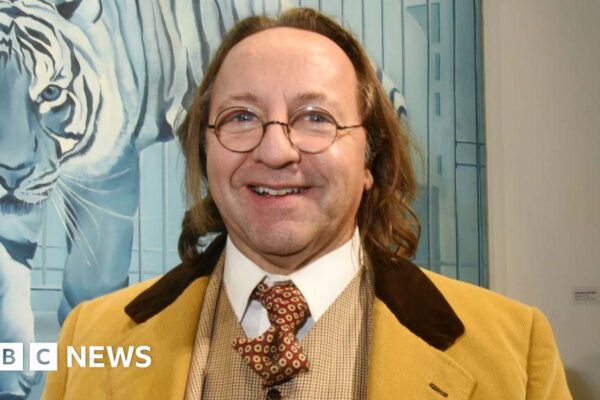 French antiques fraudsters found guilty of Versailles chair scam
