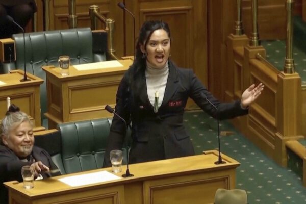 New Zeland Maori MPs suspended for parliamentary haka protest | Human Rights