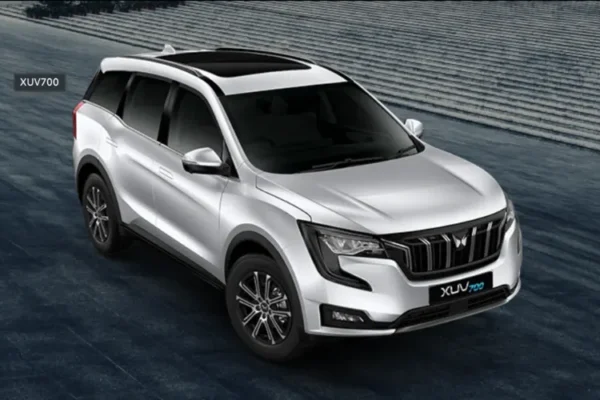 2026 Mahindra XUV700 Facelift Spotted for the First Time – What’s New? XUV700