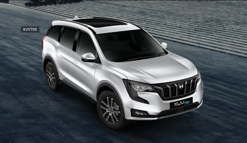 XUV700